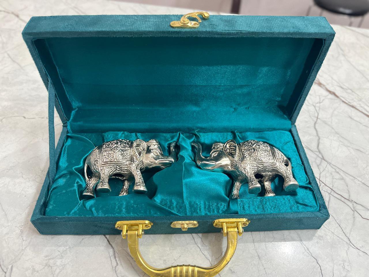 Show Piece Elephant Set (Size: 3 inch of elephant)